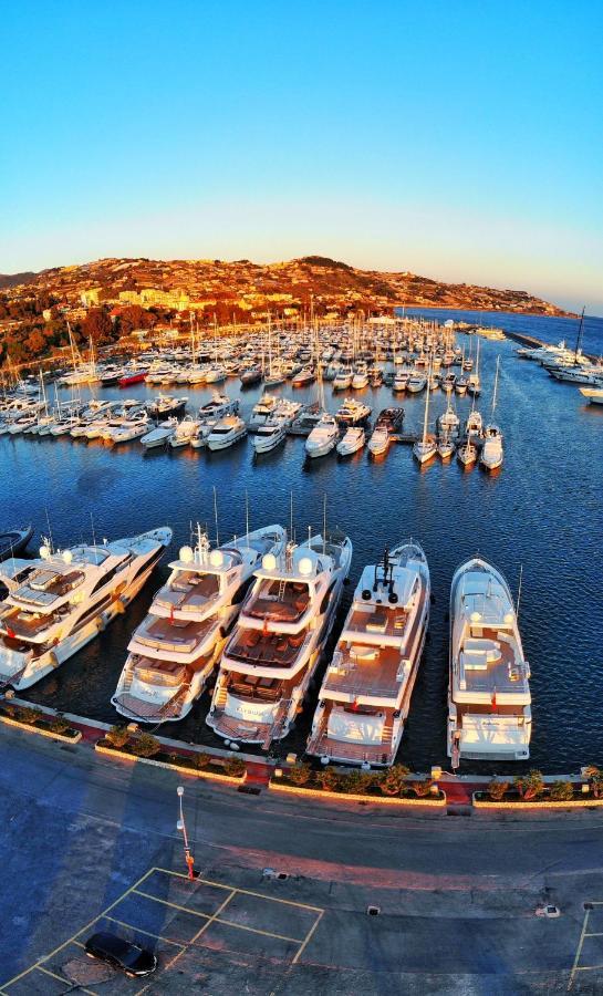 Da Mariella Case Vacanza - Bilocale Sunset Vista Mare Sanremo Bagian luar foto